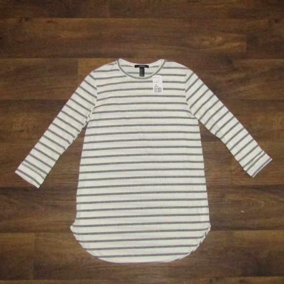 Forever 21 Tops - Forever 21 Knit Top White Black Size M Long Sleeve